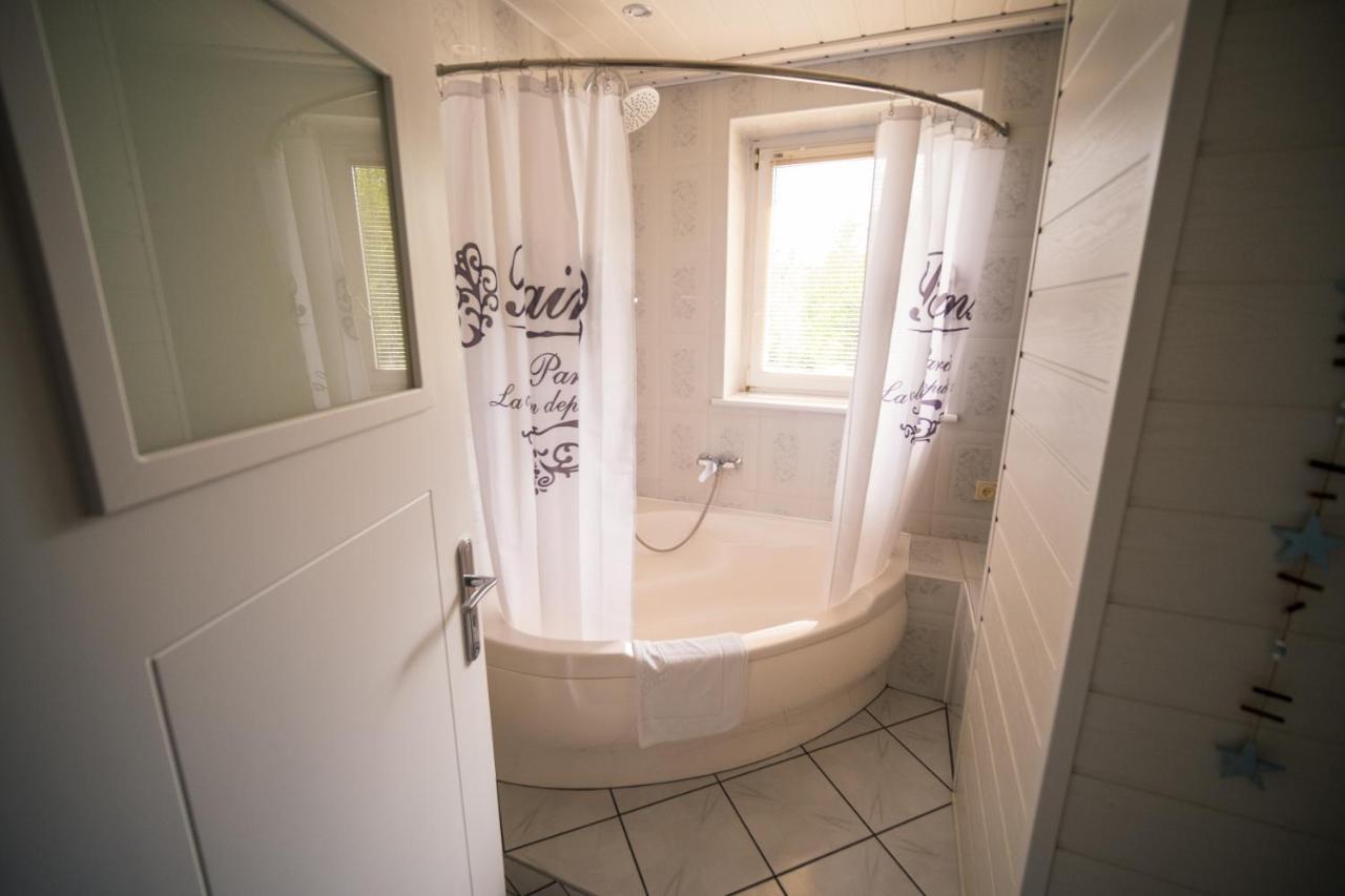 Dom Na Wzgorzu Z Widokiem Na Jezioro Z Balia I Sauna Lipnica  Exteriör bild